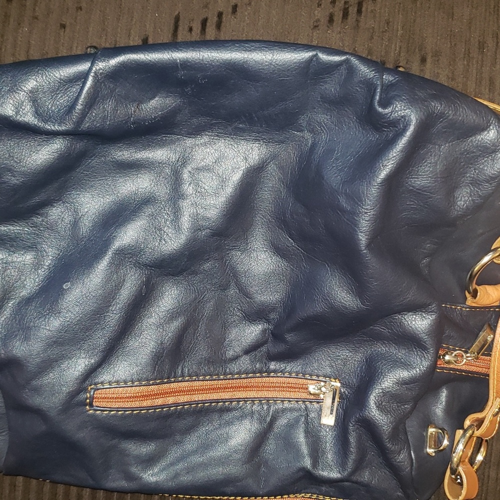 Purses. - Picture 3 of 6
